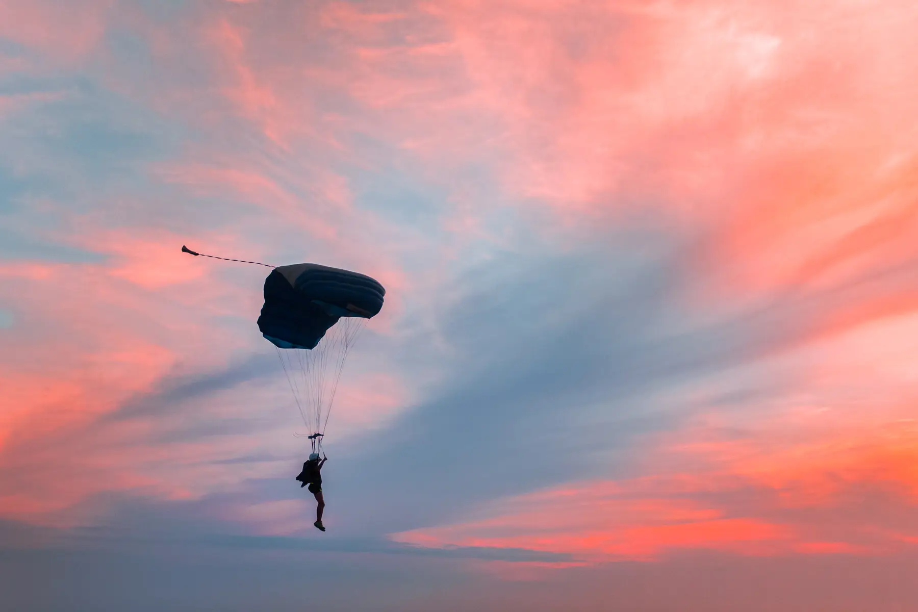 Paracaidismo sobre el cielo de Puerto Escondido